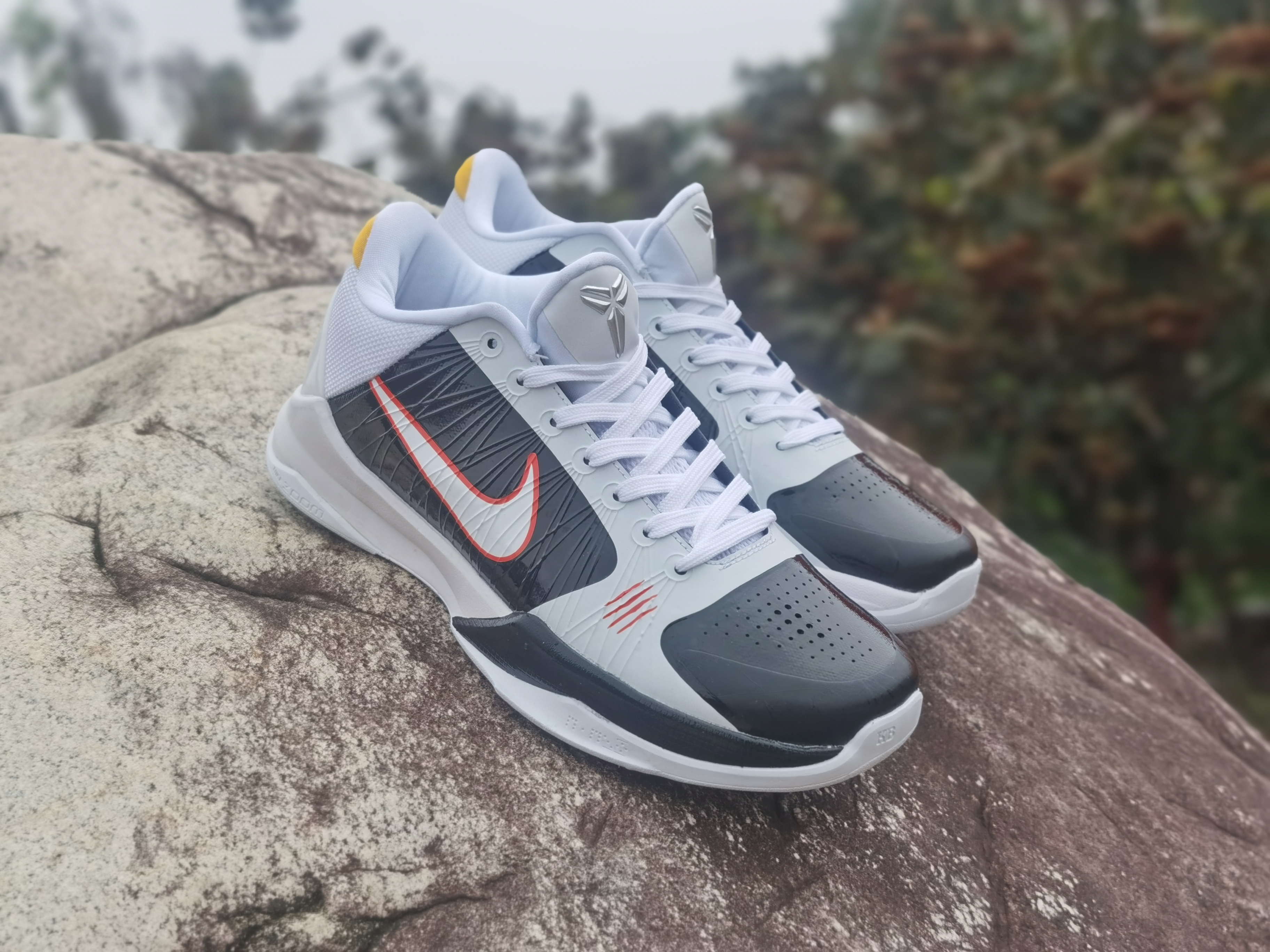 Nike Kobe 5 Bruce Lee White Black Red Shoes